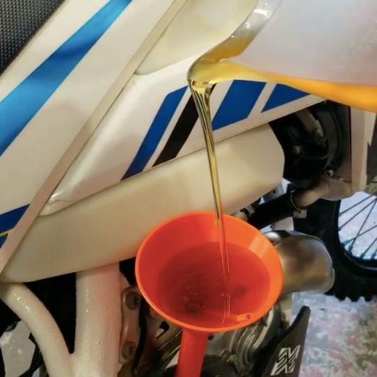 AKT VENTED OIL FUNNEL | KTM, HQV, GG