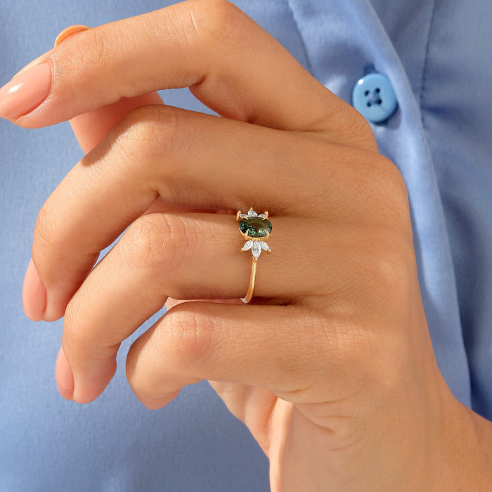 Women's Alexandrite Flower Solitaire Ring in 14k Solid Gold