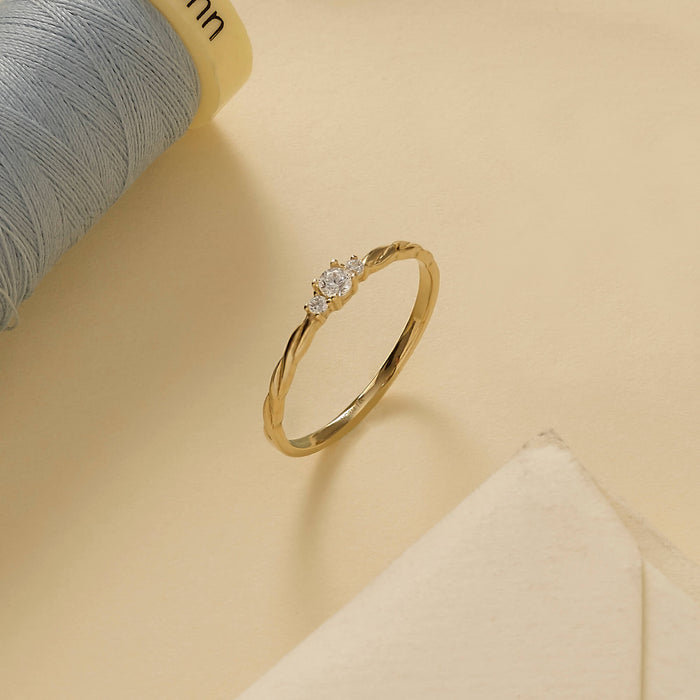14k Yellow Gold Diamond Solitaire Twisted Ring