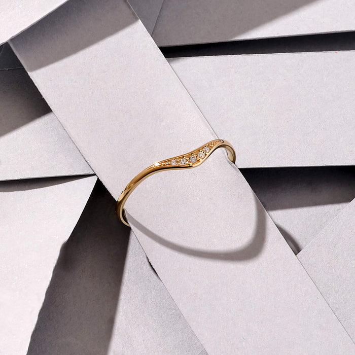 Women's Dainty Wedding Band Ring in 14k Gold