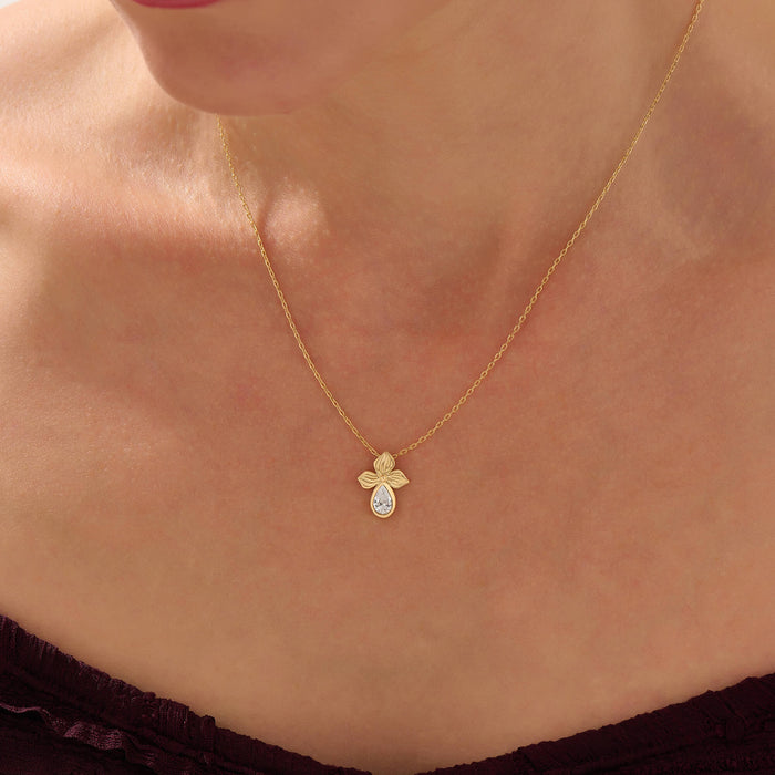 Women's Pear-Cut Blossom Necklace in Gold Vermeil
