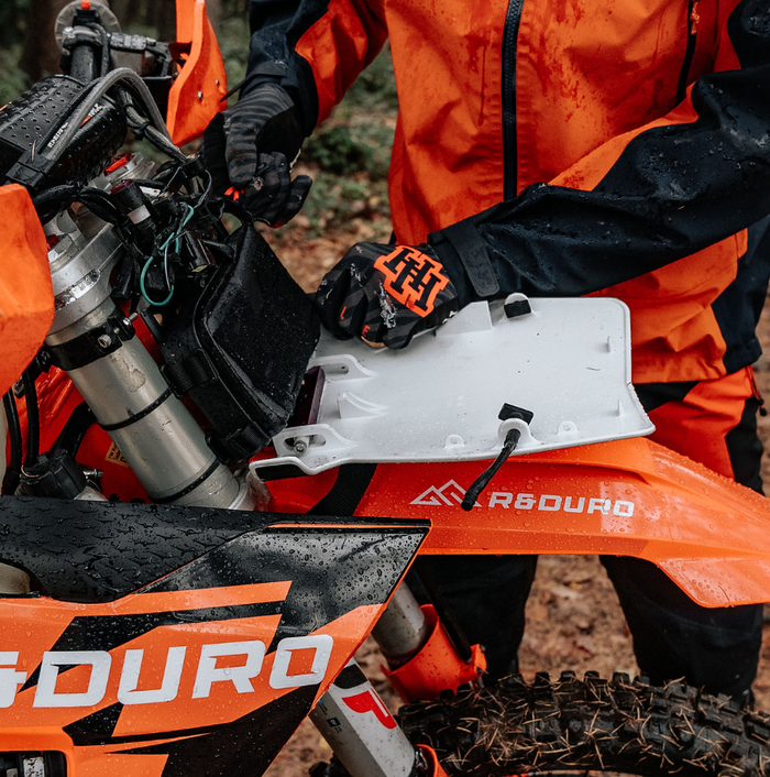 R&DURO | FOLDING NUMBER PLATE COMPARTMENT